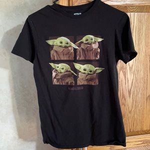 Baby yoda tee
